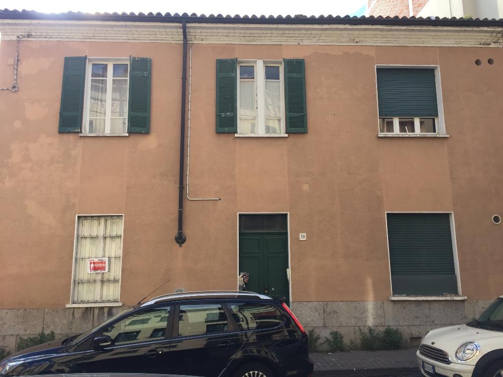 intera palazzina in vendita a Voghera