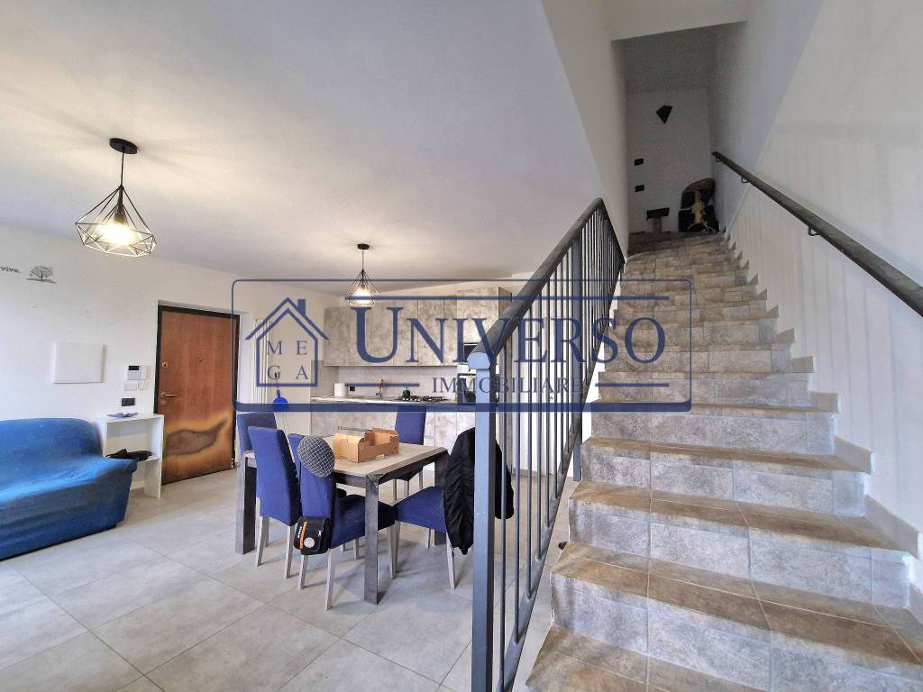 casa indipendente in vendita a Voghera