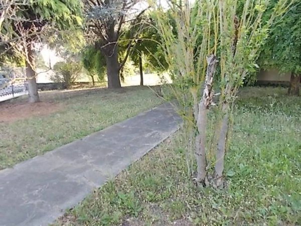 casa indipendente in vendita a Voghera