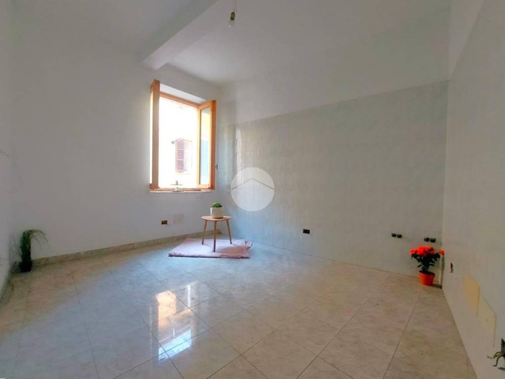 intera palazzina in vendita a Voghera