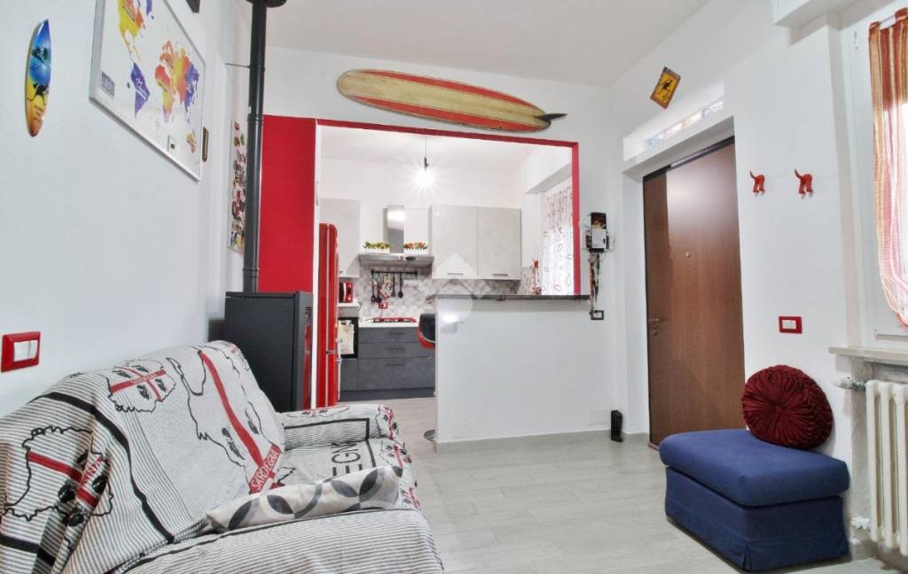 casa indipendente in vendita a Voghera