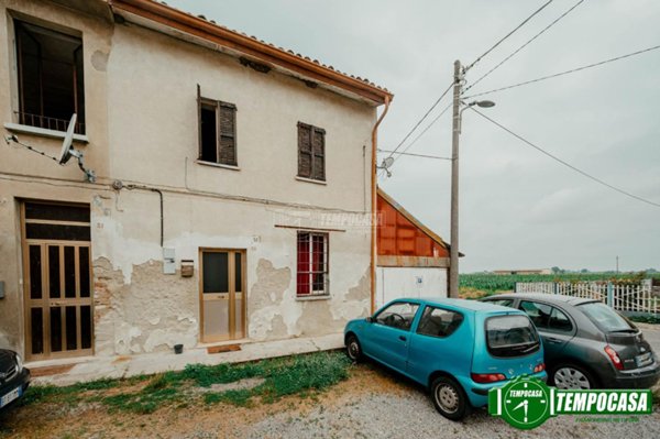 appartamento in vendita a Voghera in zona Oriolo