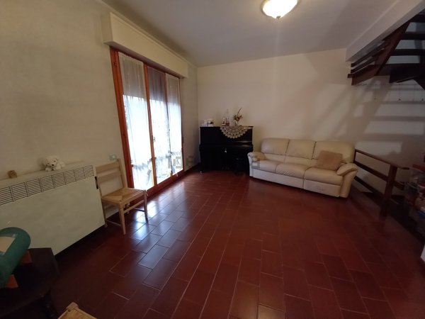 casa indipendente in vendita a Voghera