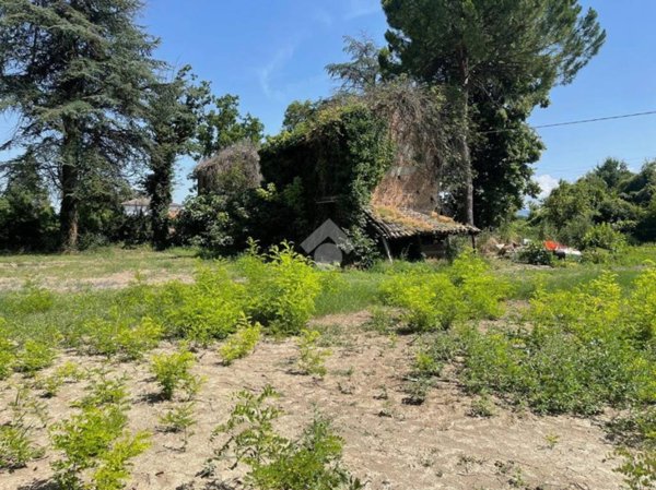 casa indipendente in vendita a Voghera
