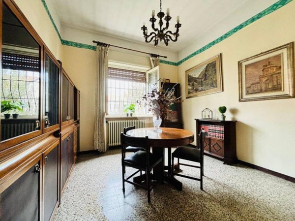 casa indipendente in vendita a Voghera
