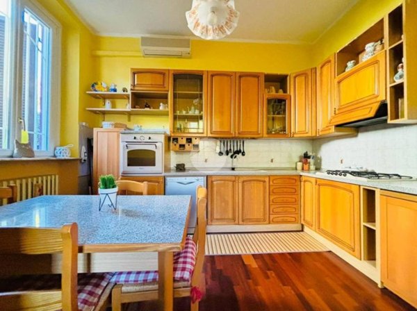 casa indipendente in vendita a Voghera