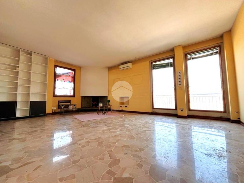 appartamento in vendita a Voghera