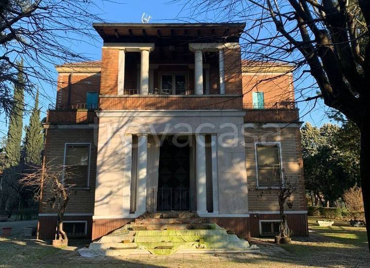 casa indipendente in vendita a Voghera