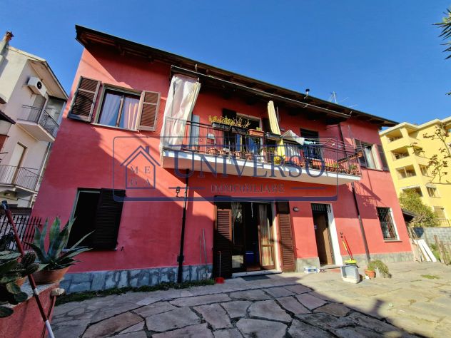casa indipendente in vendita a Voghera