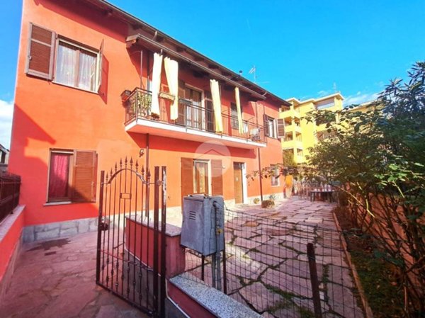 casa indipendente in vendita a Voghera