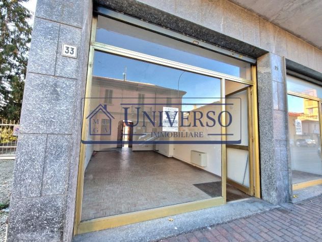 negozio in vendita a Voghera