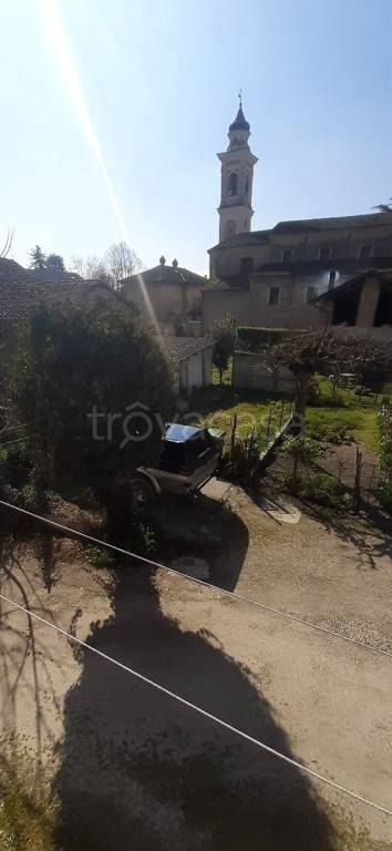 casa indipendente in vendita a Voghera in zona Oriolo