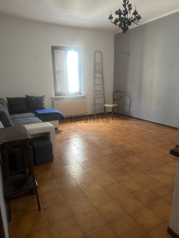 casa indipendente in vendita a Voghera