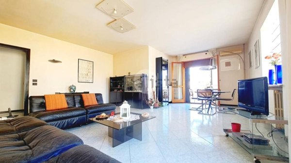 casa indipendente in vendita a Voghera