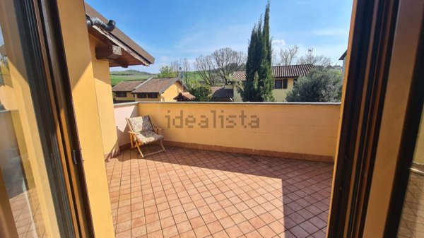 casa indipendente in vendita a Voghera