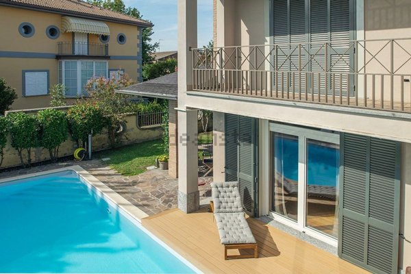 casa indipendente in vendita a Voghera
