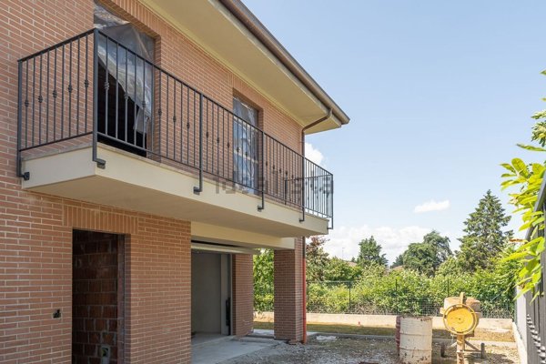 casa indipendente in vendita a Voghera