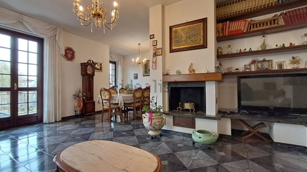 casa indipendente in vendita a Voghera in zona Valle