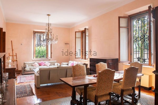 casa indipendente in vendita a Voghera