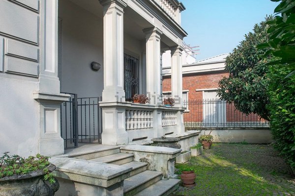 casa indipendente in vendita a Voghera