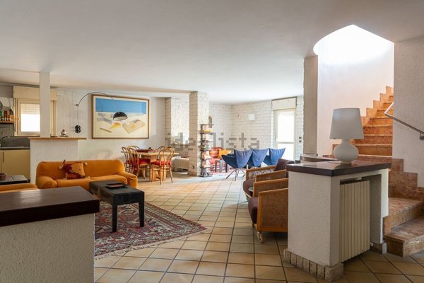 casa indipendente in vendita a Voghera