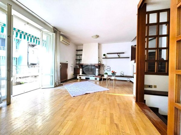 casa indipendente in vendita a Voghera