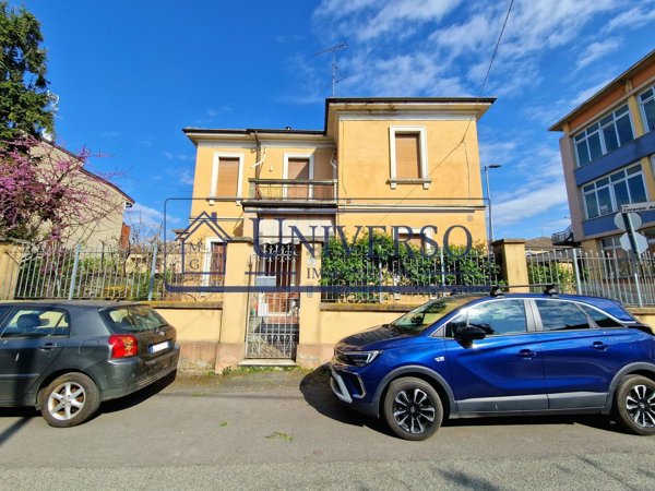 casa indipendente in vendita a Voghera