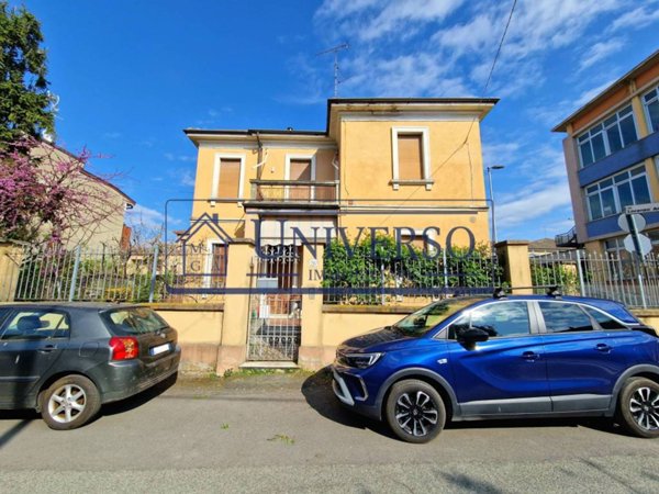 casa indipendente in vendita a Voghera