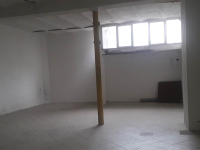 locale di sgombero in vendita a Voghera