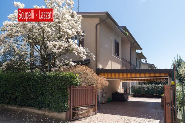 casa indipendente in vendita a Voghera