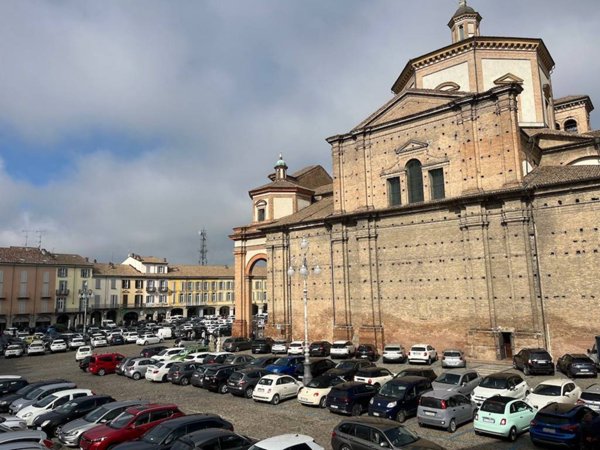 intera palazzina in vendita a Voghera