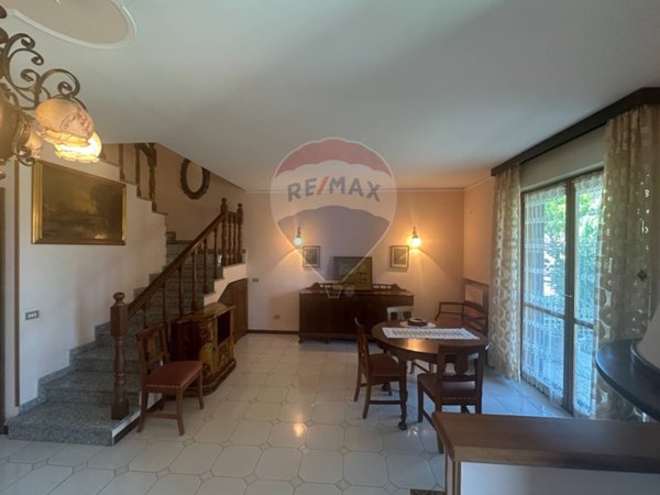 casa indipendente in vendita a Voghera