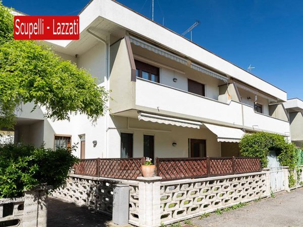 casa indipendente in vendita a Voghera