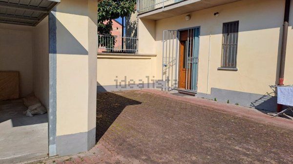 casa indipendente in vendita a Voghera