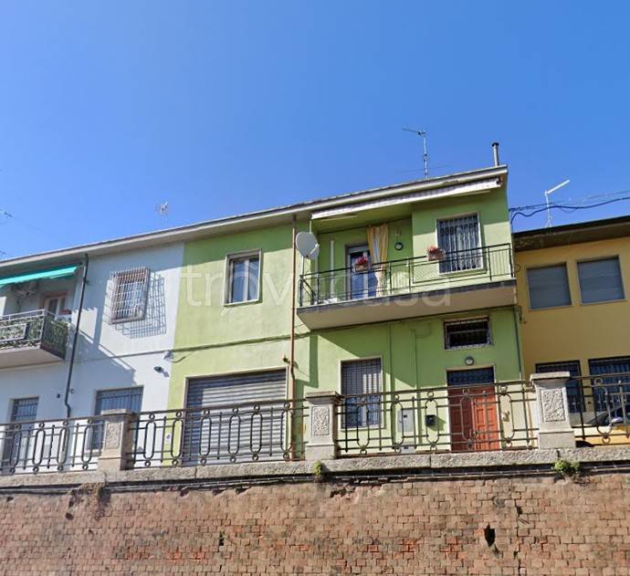 casa indipendente in vendita a Voghera