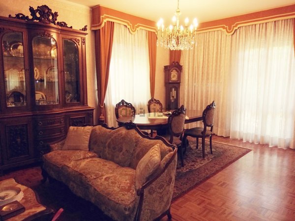 casa indipendente in vendita a Voghera in zona Valle