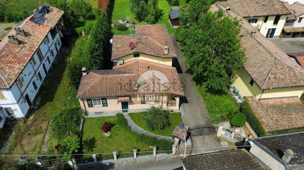 casa indipendente in vendita a Voghera in zona Oriolo