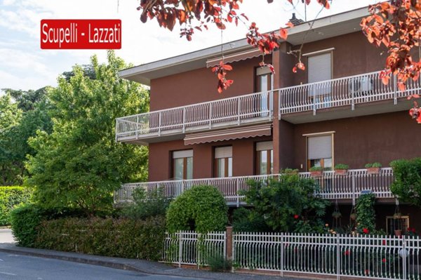 casa indipendente in vendita a Voghera