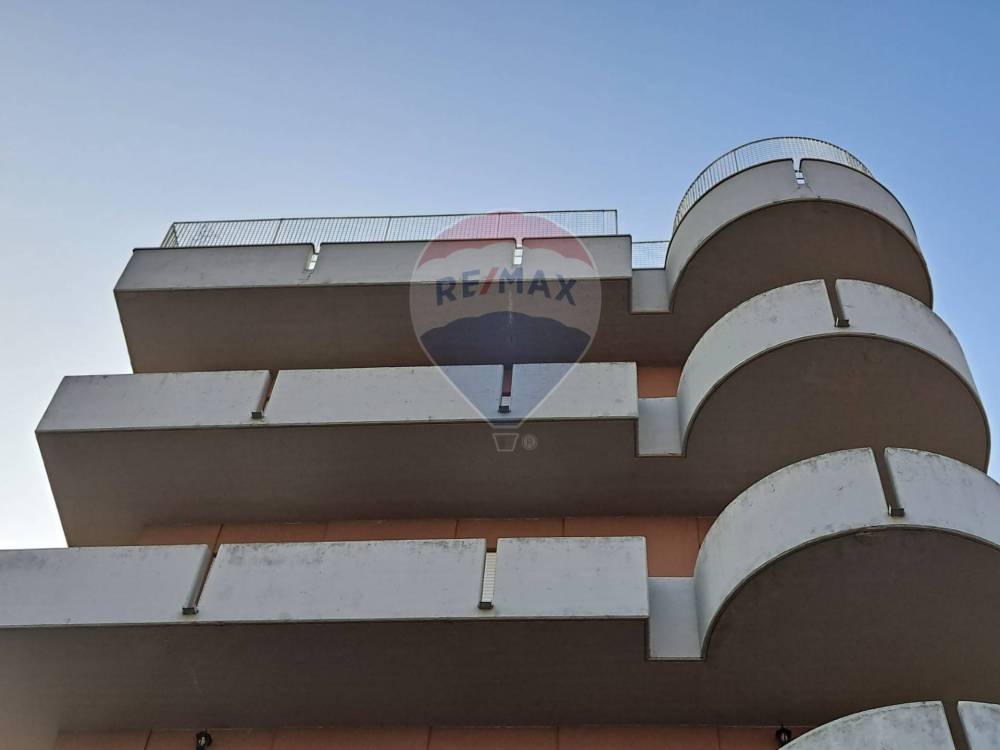 casa indipendente in vendita a Voghera