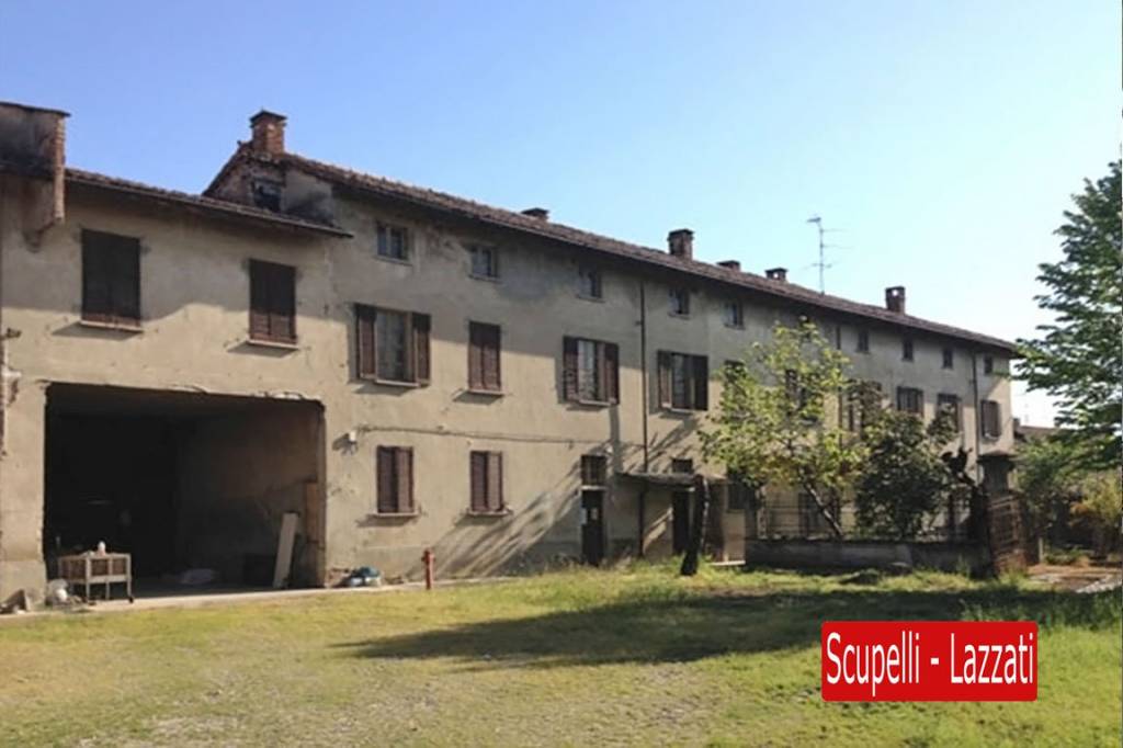 casa indipendente in vendita a Voghera