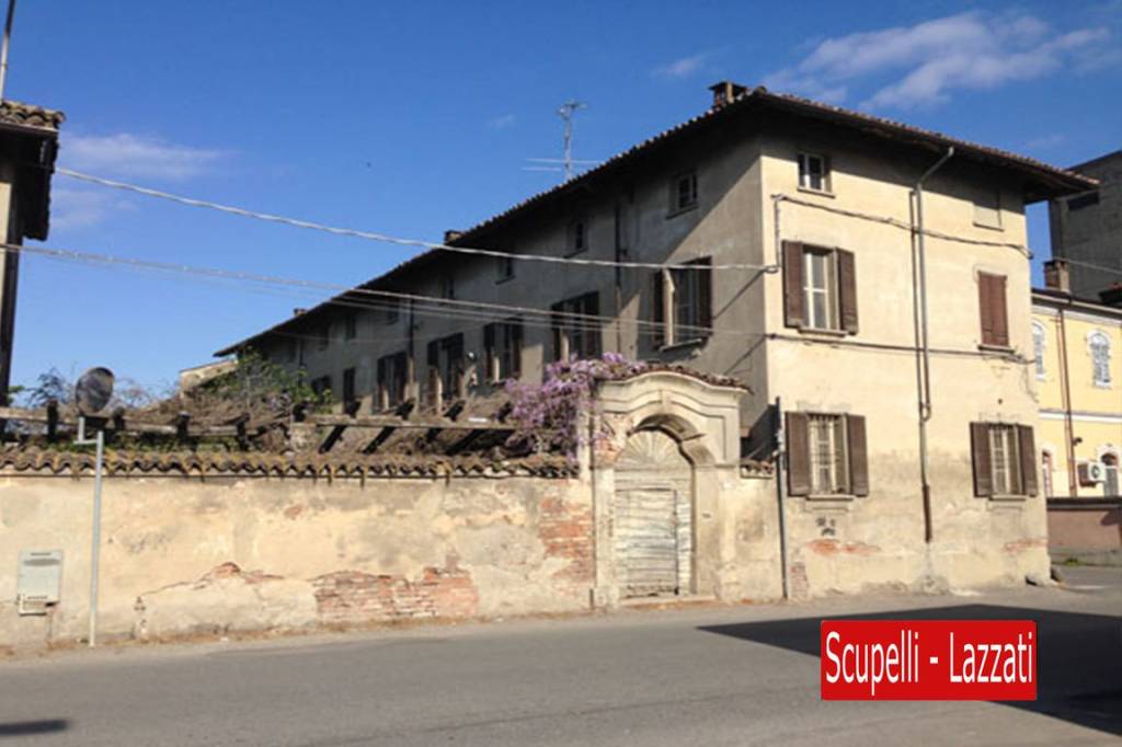 casa indipendente in vendita a Voghera