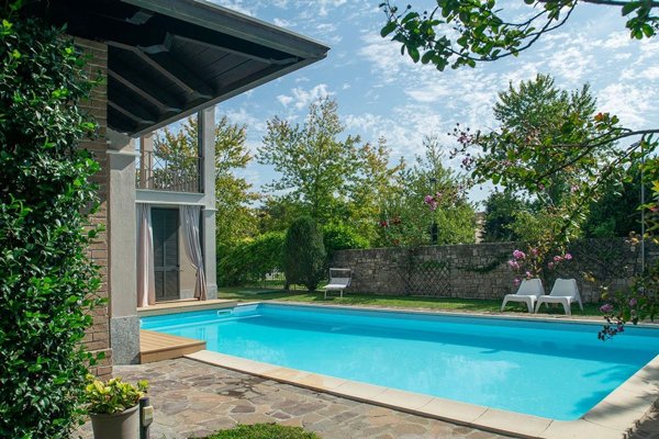 casa indipendente in vendita a Voghera