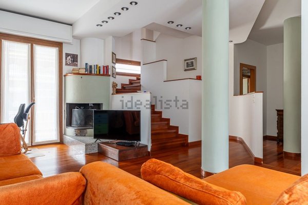 casa indipendente in vendita a Voghera