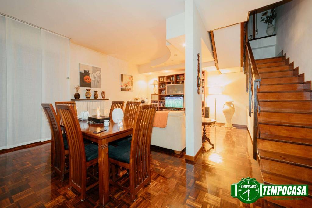 casa indipendente in vendita a Voghera