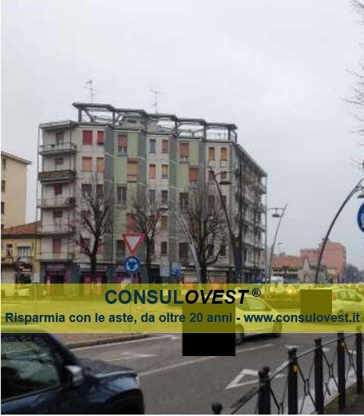 negozio in vendita a Voghera