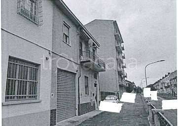 casa indipendente in vendita a Voghera