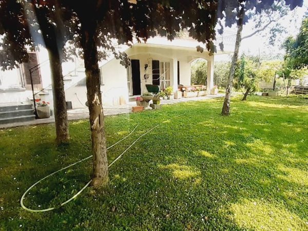 casa indipendente in vendita a Voghera in zona Campoferro