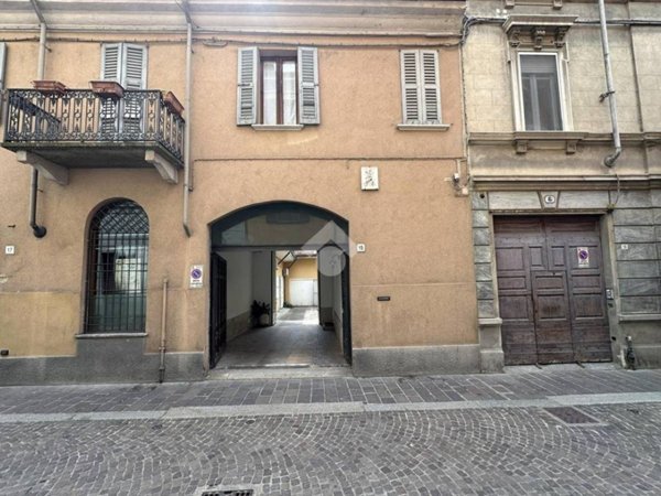casa indipendente in vendita a Voghera