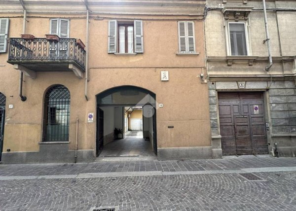 casa indipendente in vendita a Voghera