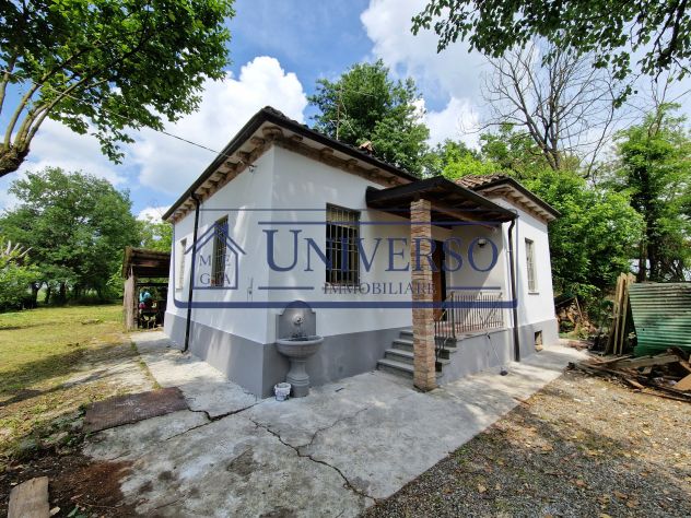 casa indipendente in vendita a Voghera